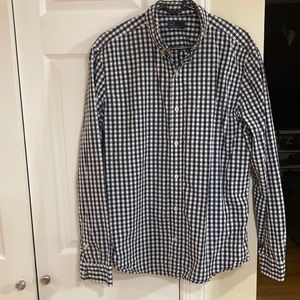 Size large men’s gap long sleeve checkered navy blue and white 100% cotton